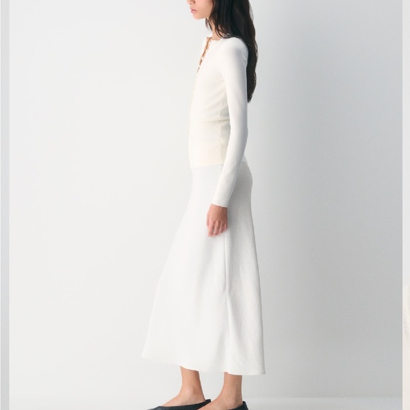 Aritzia Shelly Cardigan in Light Birch Size M - Picture 3 of 4